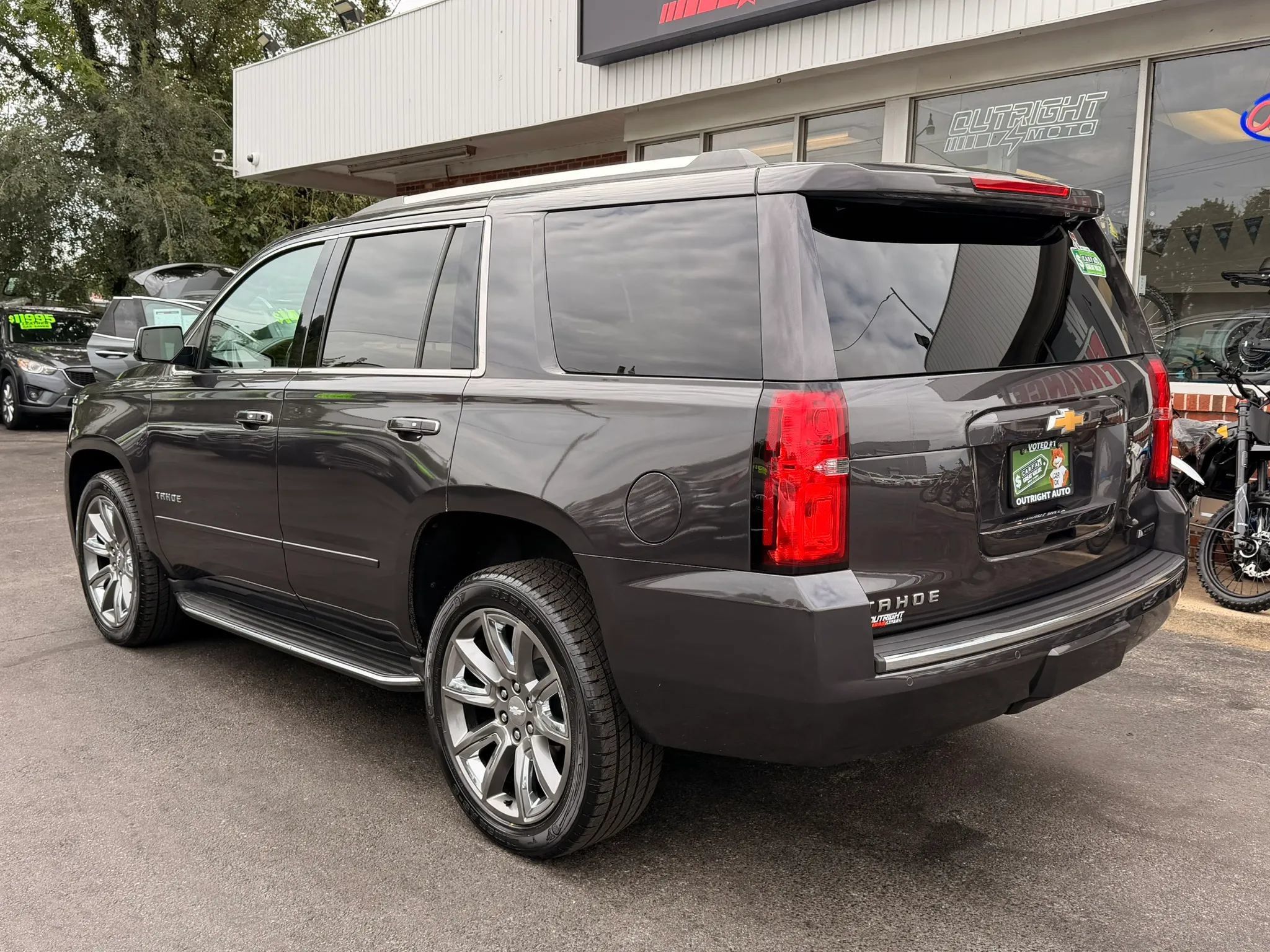 Used 2018 Chevrolet Tahoe Premier AWD/4WD image 2