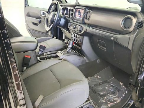 Used 2021 Jeep Wrangler Unlimited Sport image 31
