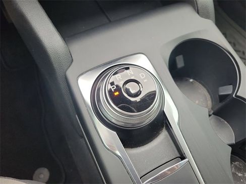 Used 2020 Ford Escape SE image 32