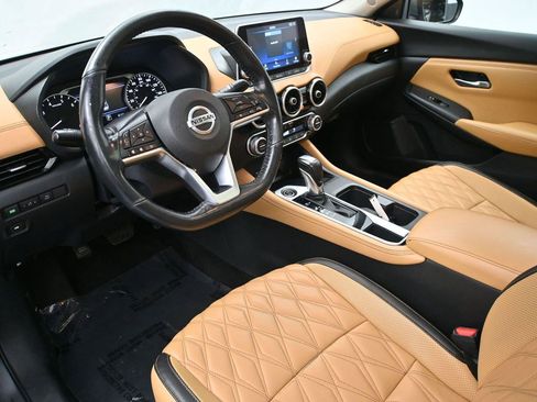 Used 2023 Nissan Sentra SV w/ SV Premium Package FWD image 2