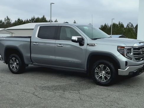 Used 2025 GMC Sierra 1500 SLT AWD/4WD image 2