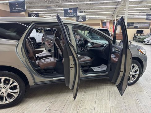 Used 2018 Buick Enclave Avenir w/ Avenir Technology Package FWD image 14