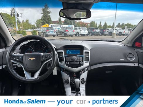 Used 2012 Chevrolet Cruze LT w/ RS Package FWD image 9