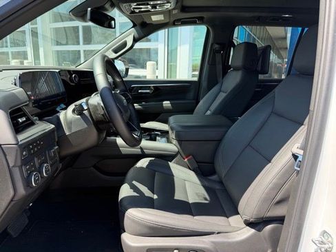 Used 2026 Chevrolet Tahoe Z71 w/ Z71 Off-Road Package AWD/4WD image 9