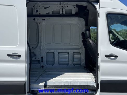 Used 2025 Ford Transit 250 148 High Roof Extended RWD image 21