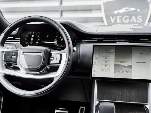 Used 2025 Land Rover Range Rover Long Wheelbase SE image 52