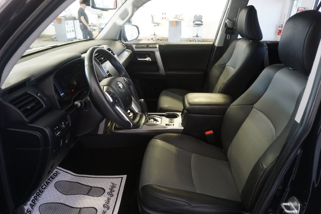Used 2021 Toyota 4Runner SR5 Premium w/ Moonroof Package AWD/4WD image 21