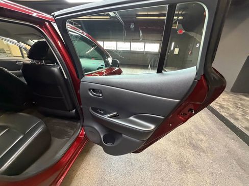 Used 2017 Nissan Leaf SL w/ Premium Package image 22