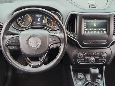 Used 2019 Jeep Cherokee Latitude Plus image 36