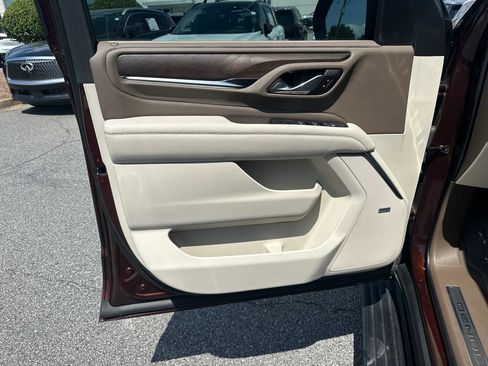 Used 2022 GMC Yukon Denali RWD image 10