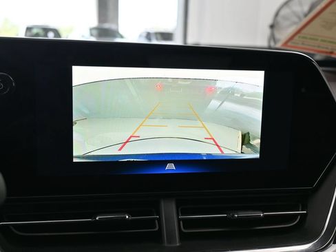 Used 2024 Chevrolet Trax LT FWD image 17