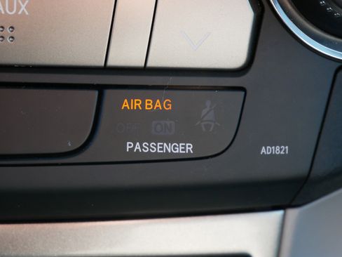 Used 2011 Toyota Highlander 2WD w/ Cold Weather Pkg image 31