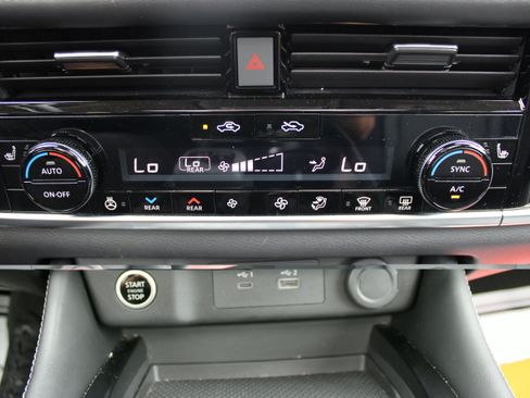 Certified 2023 Nissan Rogue SL w/ SL Premium Package AWD/4WD image 21