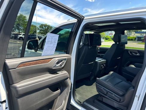 Certified 2022 Chevrolet Suburban High Country w/ LPO, Illumination Package AWD/4WD image 36