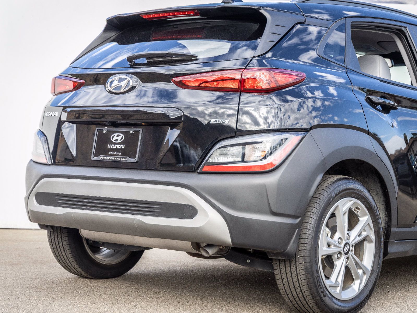 Used 2023 Hyundai Kona SEL AWD/4WD image 14