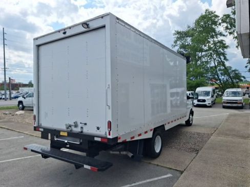 Used 2024 Chevrolet Express 3500 w/ Power Convenience Package RWD image 4