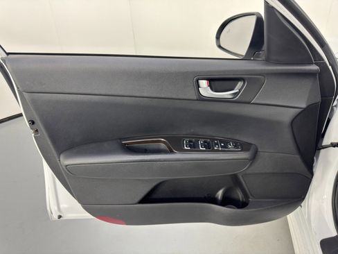 Used 2019 Kia Optima EX image 38