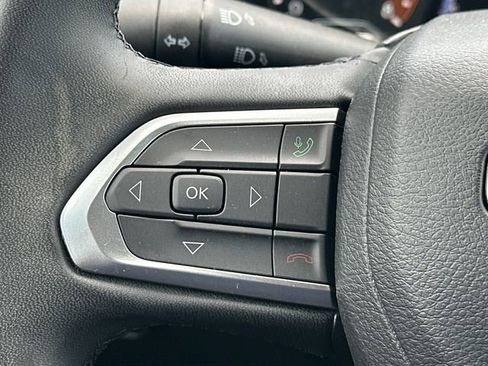 Used 2024 Jeep Compass Latitude w/ Altitude Special Edition AWD/4WD image 18