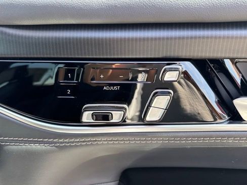 New 2026 Jeep Grand Wagoneer Summit AWD/4WD image 9