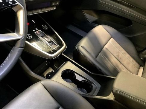 Used 2025 Audi Q4 e-tron Premium Plus w/ Premium Plus image 17