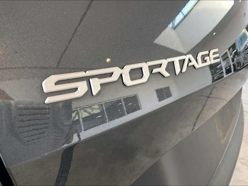Used 2024 Kia Sportage EX AWD/4WD image 21