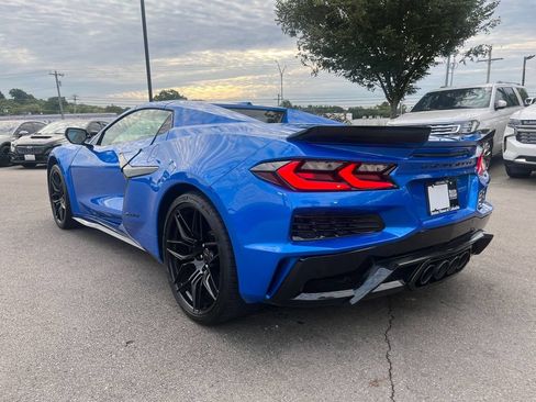 Used 2025 Chevrolet Corvette Z06 RWD image 2