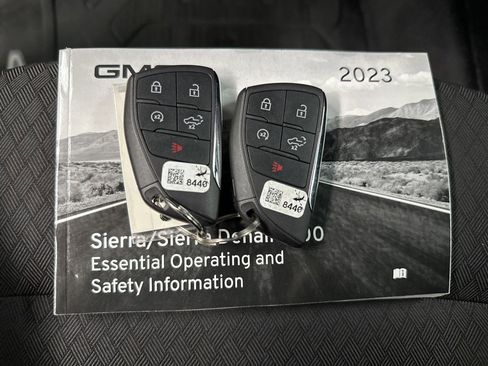 Used 2023 GMC Sierra 1500 Elevation image 39