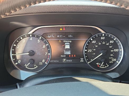 Used 2023 Nissan Frontier SV w/ SV Premium Package image 16