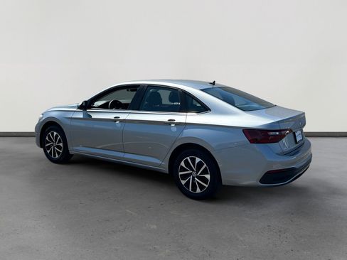 Used 2023 Volkswagen Jetta S FWD image 3