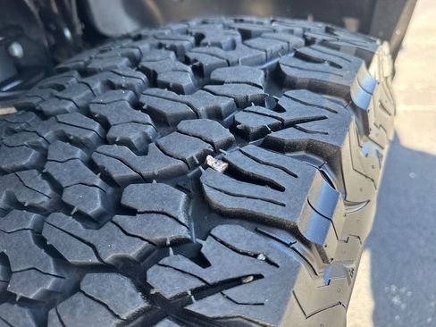 Used 2019 Ford F150 Raptor w/ Equipment Group 802A Luxury image 12