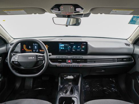 Used 2025 Kia K4 FWD image 13