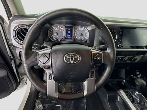 Used 2022 Toyota Tacoma SR5 w/ Technology Package RWD image 13