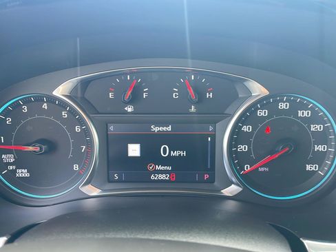 Used 2023 Chevrolet Traverse LT w/ LT Premium Package FWD image 19