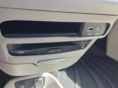 Used 2017 Chrysler Pacifica Touring-L Plus w/ Advanced Safetytec Group FWD image 24