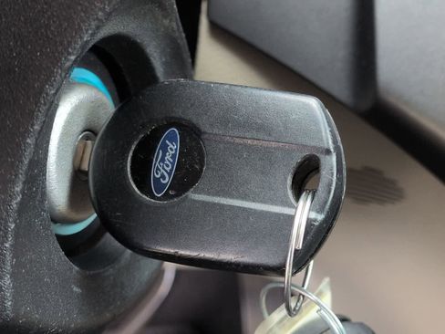 Used 2018 Ford Escape SE w/ Ford Safe & Smart Package AWD/4WD image 34