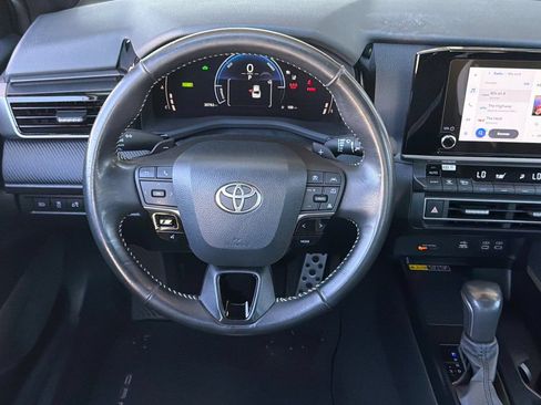 Used 2025 Toyota Camry SE FWD image 16