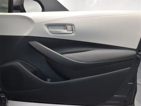 Used 2025 Toyota Corolla LE image 13