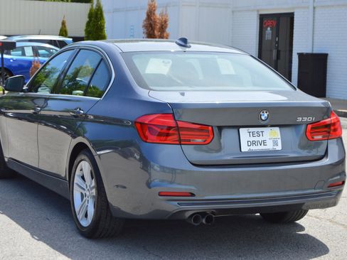 Used 2018 BMW 330i Sedan w/ Convenience Package RWD image 4