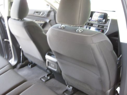 Used 2025 Nissan Pathfinder S FWD image 33