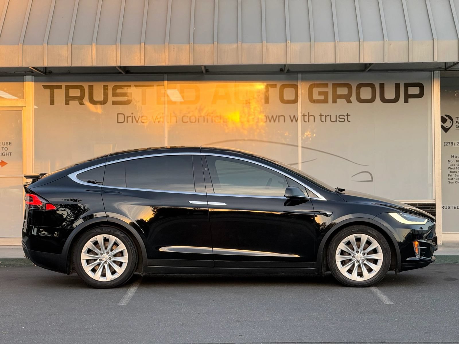 Used 2017 Tesla Model X 100D AWD/4WD image 5