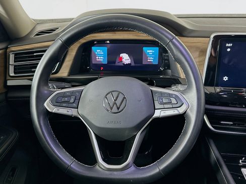 Used 2025 Volkswagen Atlas SE image 18