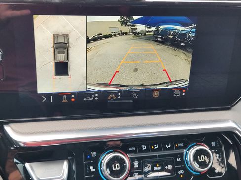 Used 2025 GMC Sierra 1500 Denali w/ Technology Package AWD/4WD image 7