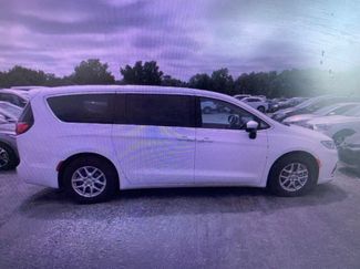 Used 2023 Chrysler Pacifica Touring-L FWD video 2