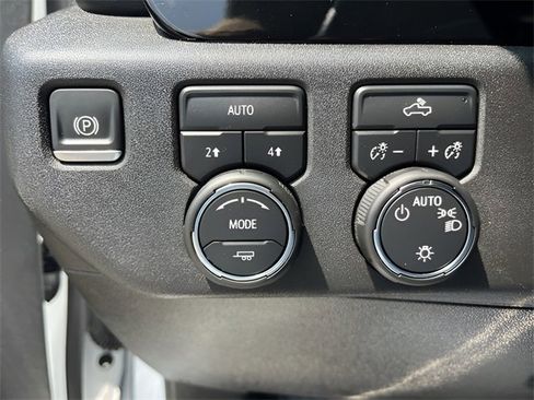 Used 2025 Chevrolet Silverado 1500 LT image 21