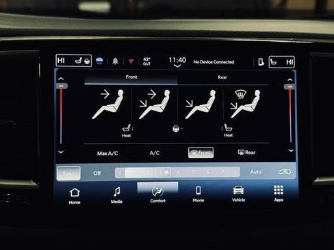 Used 2025 Chrysler Pacifica Select FWD image 39