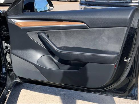 Used 2022 Tesla Model 3 image 22