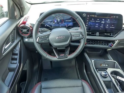 New 2026 Chevrolet Equinox RS w/ LPO, Floor Liner Package FWD image 17