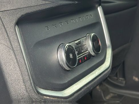 Used 2025 Ford Expedition Tremor AWD/4WD image 27