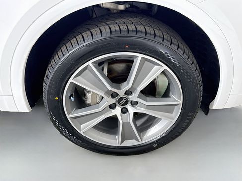 Used 2025 Audi Q5 2.0T Premium AWD/4WD image 32