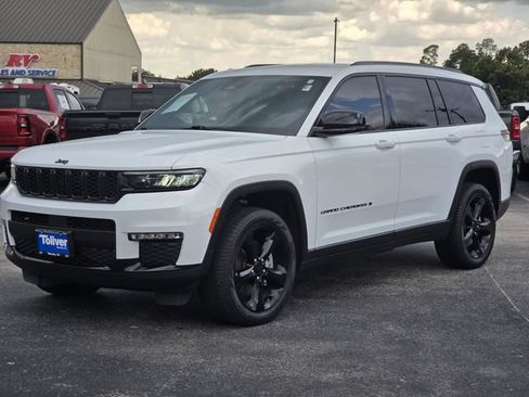 Used 2024 Jeep Grand Cherokee L Limited w/ Black Appearance Package AWD/4WD image 4